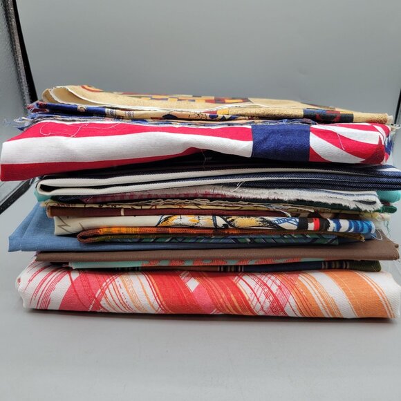 Fabric Scraps Various Prints and Sizes Crafting Quilting Fabric Bundle 4.8 lbs - Picture 1 of 4
